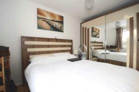 2 bedroom Flat to re...